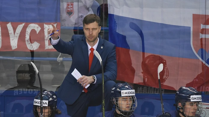 Na snímke tréner Slovenska Norbert Javorčík v zápase skupiny A na MS v hokeji hráčov do 18 rokov Slovensko - Lotyšsko.