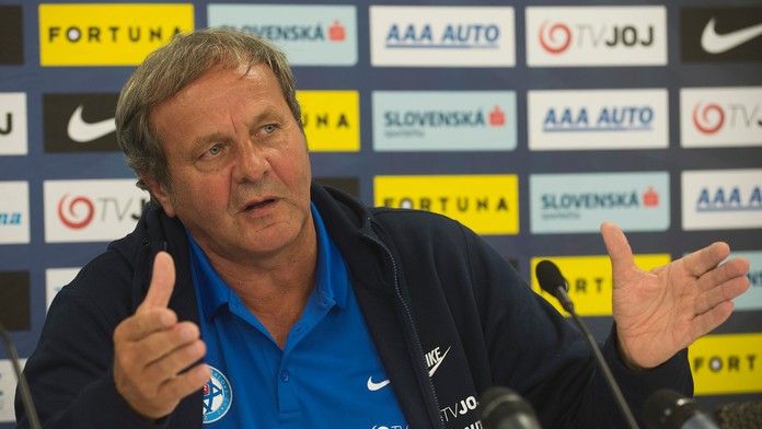 Ján Kozák počas tlačovej konferencie.