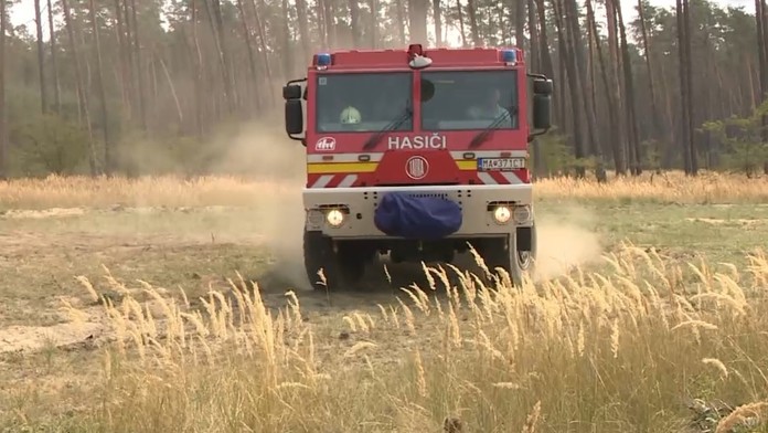 Hasiči budú zashovať aj počas noci
