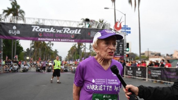 Harriette Thompsonová zabehla maratón vo veku 91 rokov