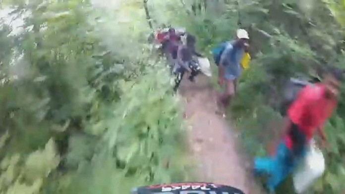 Cyklista objavil tajnú cestu migrantov