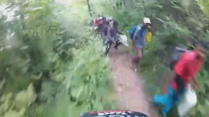 Cyklista objavil tajnú cestu migrantov