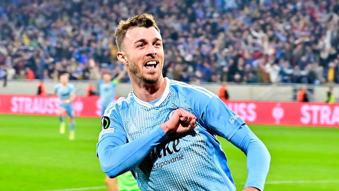 Čavrič si premiéru v drese Slovenska zatiaľ neodkrúti. SFZ urobil maximum, aby prišiel