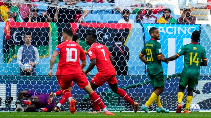 Švajčiarsko zdolalo Kamerun. O výhre Helvétov rozhodol kamerunský rodák Embolo