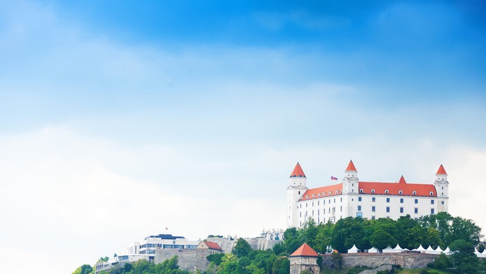 Hradný kopec, na ktorom je Bratislavský hrad a parlament.