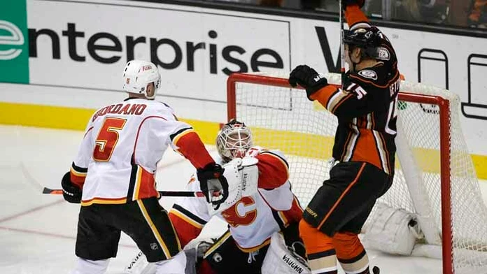 Hokejisti Ottawy vyhrali v noci na stredu v zámorskej NHL na ľade Dallasu 7:4.