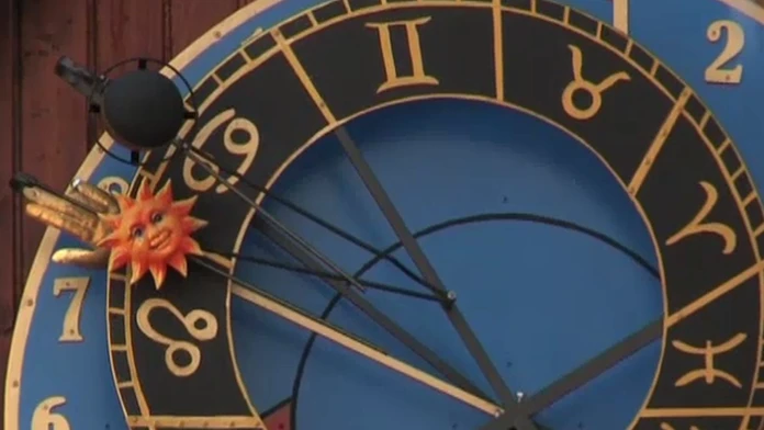 pražský orloj.png