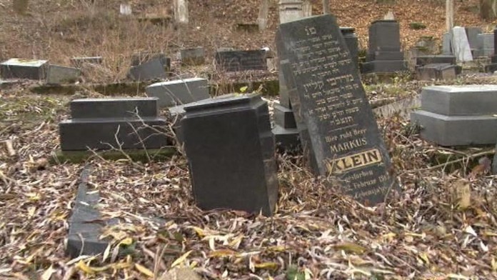 Vandali na zidovskom cintorine