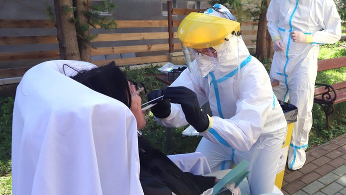 Klára Berisha a Esther Lubadika