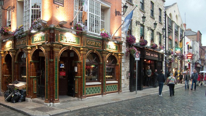 Na ilustračnej snímke. írsky pub v Dubline. 