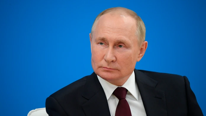 Poľský premiér varoval, že Putin chce možno Ukrajinu finančne zničiť