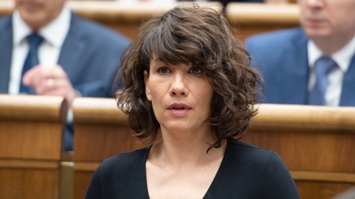 Poslanci Smer-SD: Robert Fico, Ľubomír Vážny a Ján Valocký.