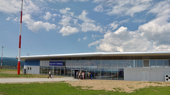 Odletový terminál na lietisku Sliač.