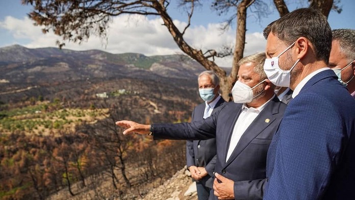 Premiér Heger navštívil v Grécku miesta zdevastované požiarmi