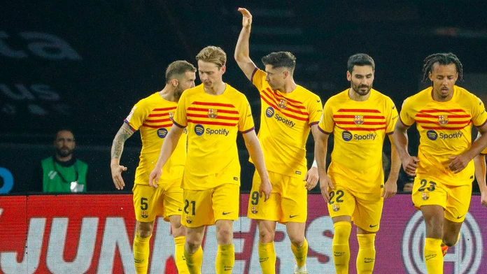 O výhre Barcelony rozhodol v závere Lewandowski. Atletico Madrid nedalo šancu Las Palmas
