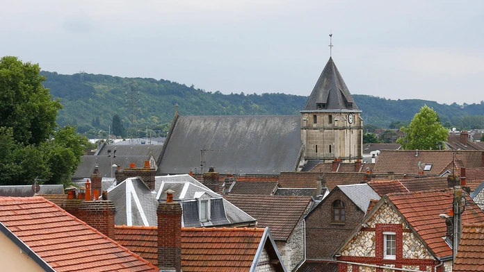 Pohľad na kostol vo francúzskom meste Saint-Étienne-du-Rouvray.