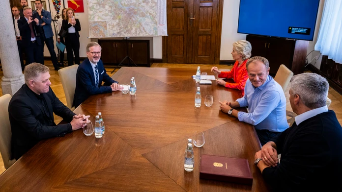 Robert Fico na stretnutí s Ursulou von der Leyenovou, Petrom Fialom, Donaldom Tuskom a Karlom Nehammerom