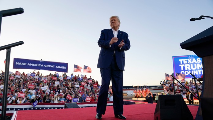 FOTO: Trump má za sebou prvé zhromaždenie pred prezidentskými voľbami. Útočil na svojich protivníkov