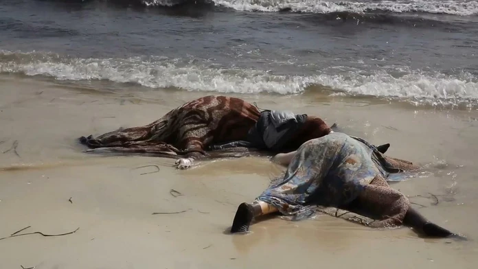 Mŕtve telá utopených afrických migrantov