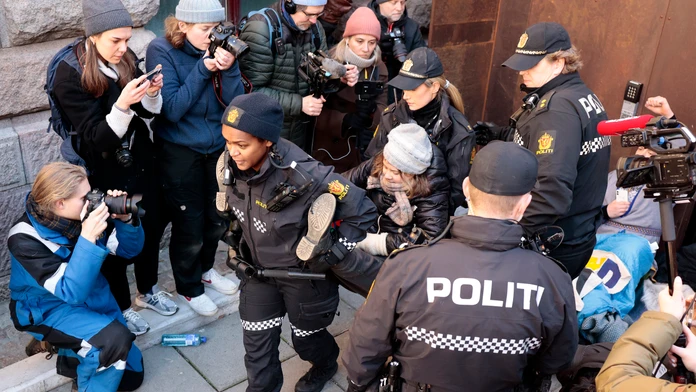 Aktivistku Gretu Thunbergovú zadržali. Protestovala proti veterným turbínam