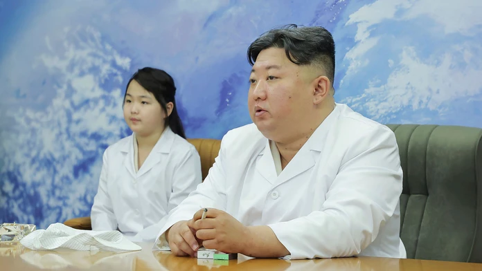 Kim Čong-un na snímke s dcérou.