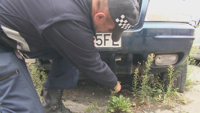 Zabývali sa v opustenom aute.