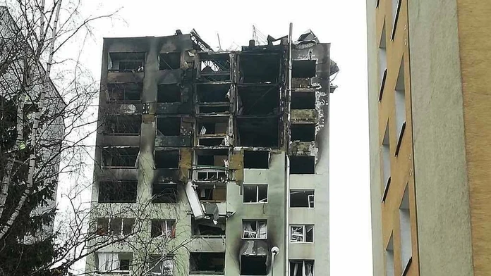 Výbuch zachytila bezpečnostná kamera blízkej reštaurácie.