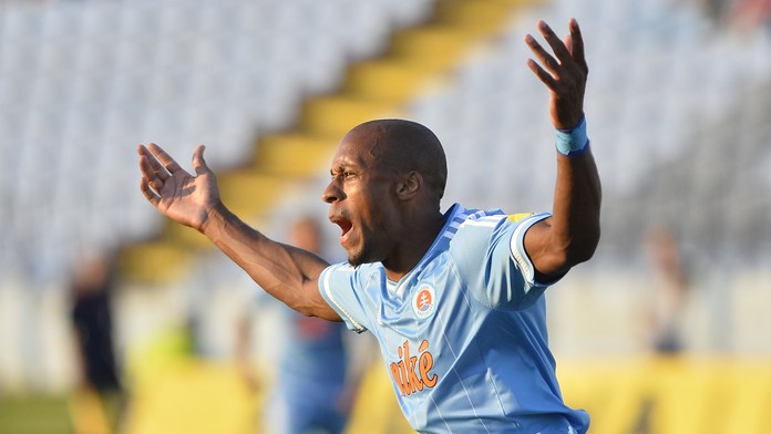 Hráč Slovana Mitchell Schet sa teší po strelení gólu počas zápasu Slovan Bratislava - DAC 1904 Dunajská Streda.