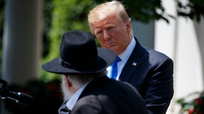 Blake Lively a Ryan Reynolds čakajú tretie dieťa.