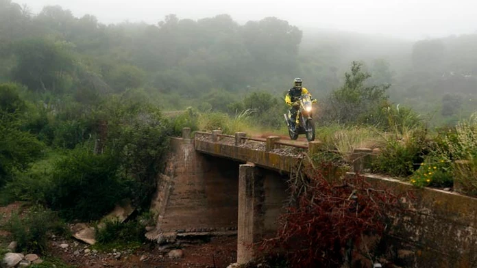 Slovenský motocyklista Štefan Svitko na KTM počas 2. etapy Rely Dakar.