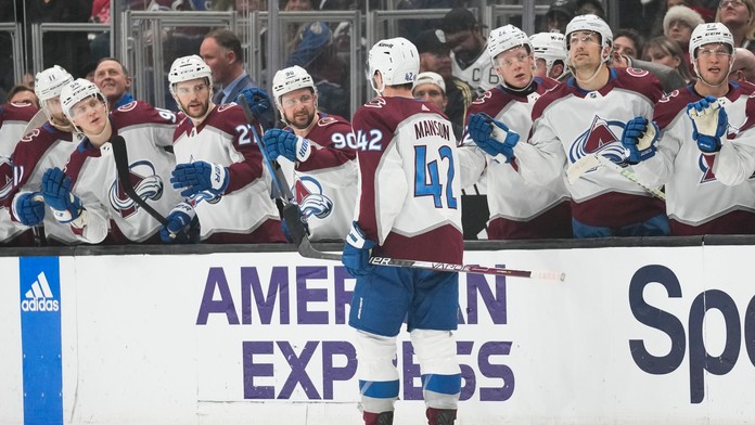 Colorado s Tatarom prehralo v LA 1:4, hetriky Panarina a Marchanda