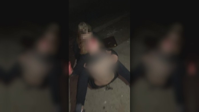 Záber z videa tínedžerov v Miloslavove.