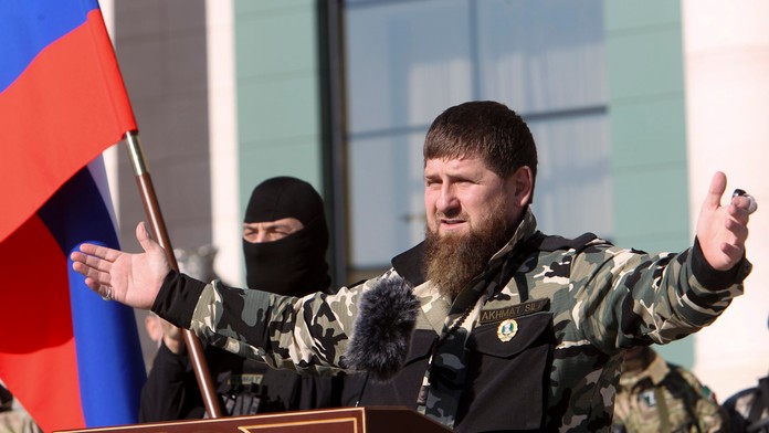 Ruské štátne médiá tvrdia, že Kadyrov bojuje v Mariupole. Fotografia, ktorú zverejnili, hovorí niečo iné