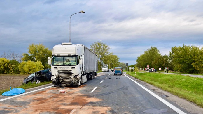 Hromadná nehoda pri Komárne: O život prišiel 39-ročný policajt