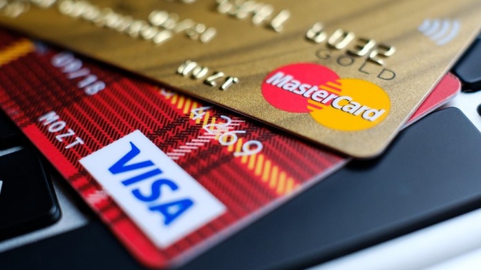 Mastercard a Visa pozastavili svoje aktivity v Rusku