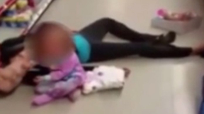 Dcéra zachraňovala predávkovanú matku.