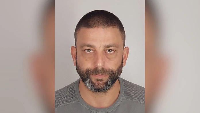 Polícia vydala zatykač na bývalého šéfa kontrarozviedky SIS Petra Gašparoviča