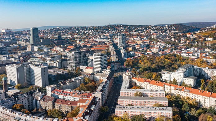 Výhľad z Trnavského mýta na Račianske mýto a Pražskú ulicu