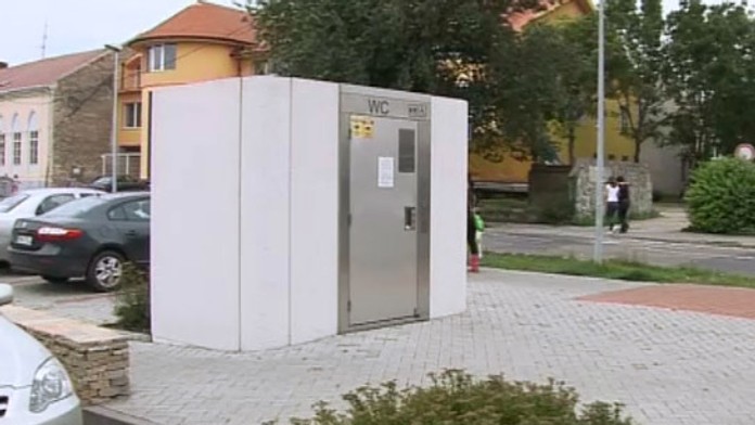 toaleta.jpg