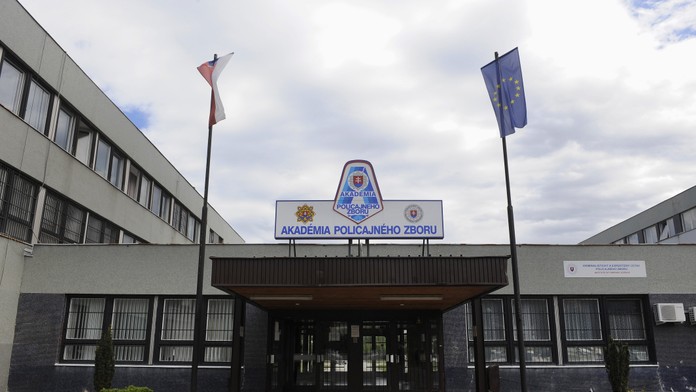 Akadémia policajného zboru v Bratislave.