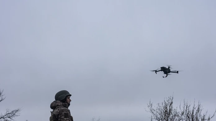 Rusko hlási, že odrazilo niekoľko desiatok dronov nad Azovským morom a nad Krymom