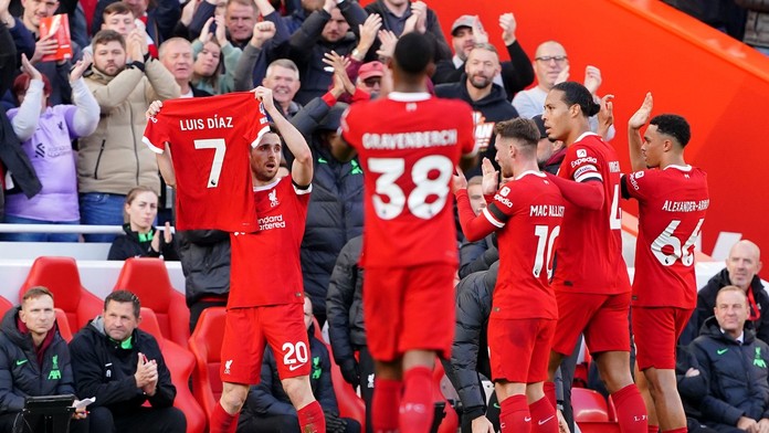 Spoluhráči Díaza v nedeľu podporili pred ligovým zápasom