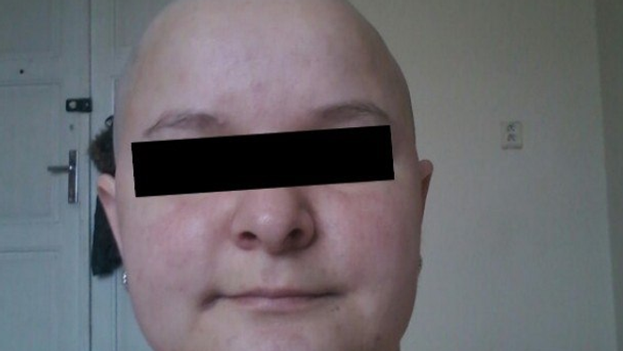 Pôsobila drsným dojmom.