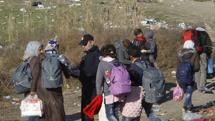 Migranti na macedónskych hraniciach.