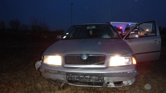 Ženu zrazil na chodníku.