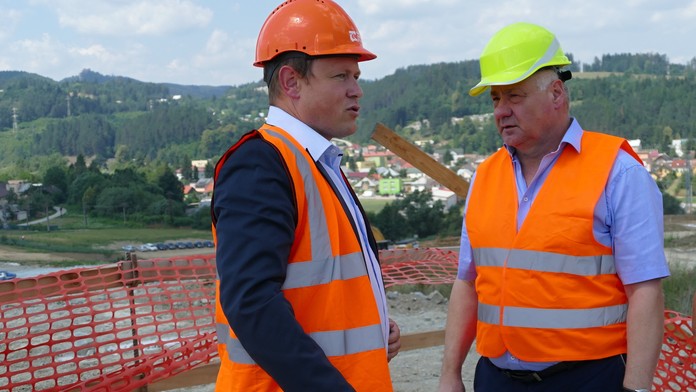 Investičný riaditeľ NDS Jiří Hájek a minister výstavby Árpad Érsek.