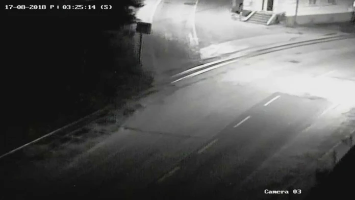 Zemetrasenie v Trenčianskych Tepliciach, ktoré zachytila priemyselná kamera.