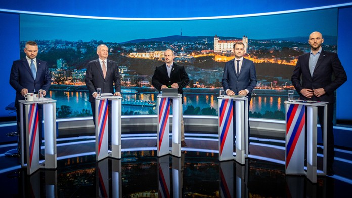 Alpská lyžiarka Stephanie Venierová v zjazde v Crans Montana.