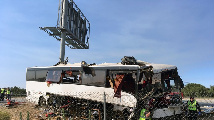 California_Bus_Crash416878353217.jpg