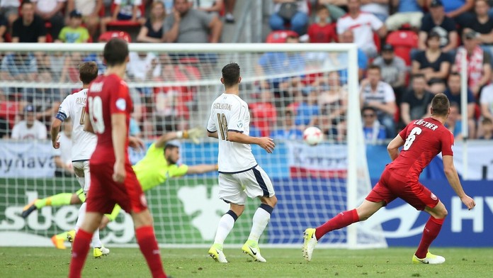 Michael Luftner strieľa svoj životn gól.